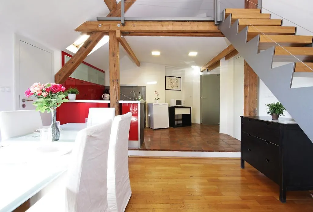Vltava Penthouse Apartment Prague